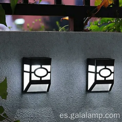 Elegante luz de pared para exteriores solar con doble LED negro